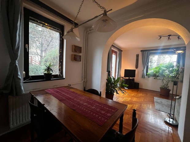 K�tgener�ci�s csal�di h�z elad� a XVI. ker�letben, M�ty�sf�ld�n