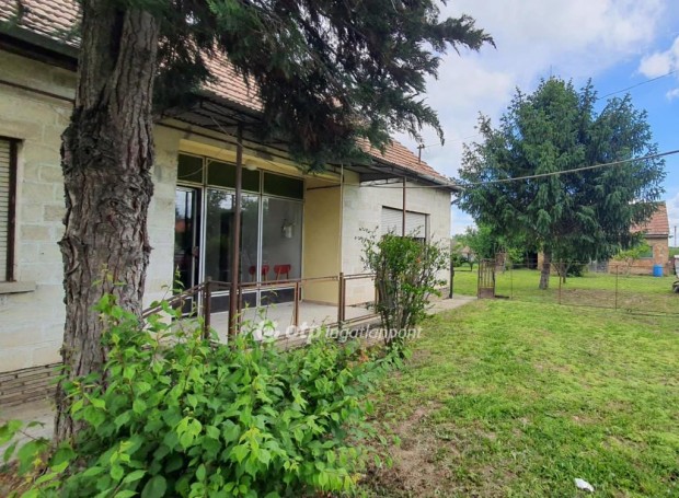 Kéthelyi eladó 110 nm-es ház