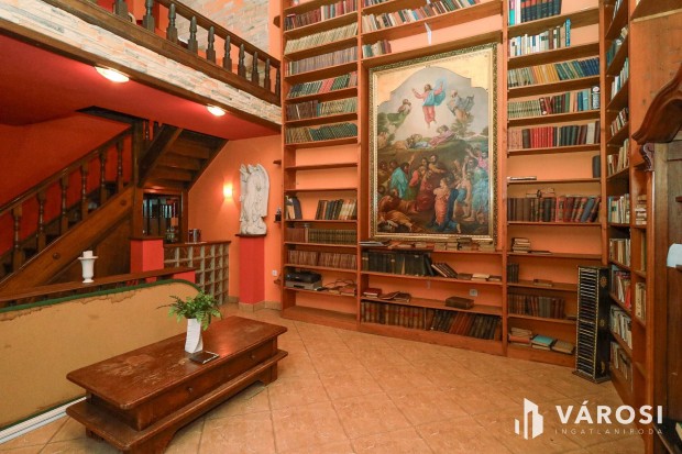 K�tlak�sos csal�di h�z Szentes belv�ros�ban