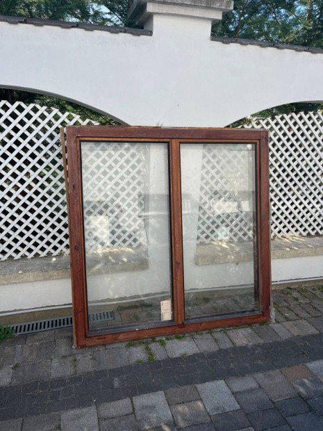 Ktszrny 150x150-es egyestett ablak