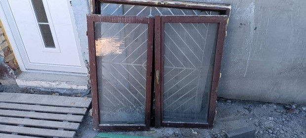 Ktszrny ablak ketts veggel 118x118cm