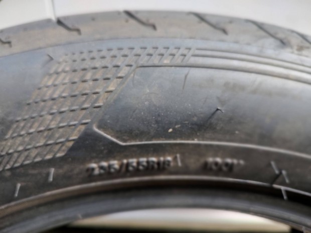 K�tsz�les Good Year gumi �j.