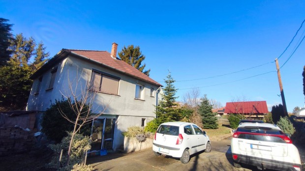 K�tszintes csal�di h�z Cs�m�r�n