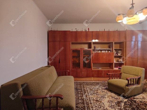 K�tszintes csal�di h�z elad� Szentiv�non