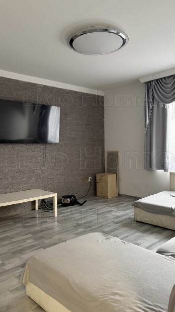 K�tszintes k�lt�zhet� �llapot� csal�di h�z Berhid�n