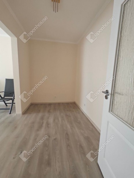 K�tszob�s, els� emeleti panellak�s kiad�