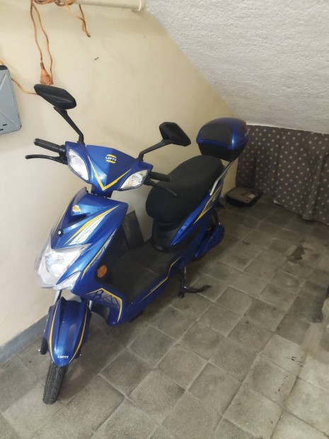 Kett ves elektromos moped, j llapotban elad 