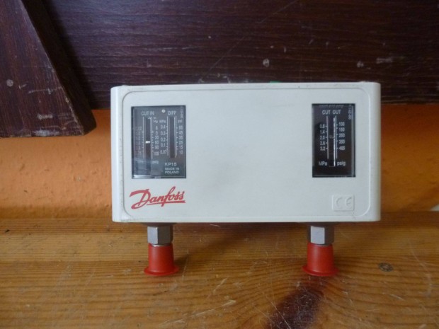 Ketts nyomsszablyz nyomskapcsol Danfoss ( 5528)