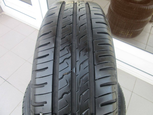 Keveset futott 175/65 R 15 Barum nyári gumi eladó