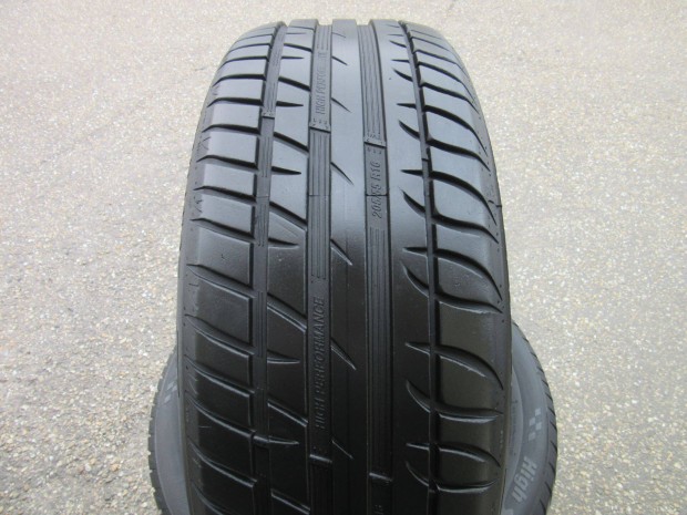 Keveset futott 205/55 R16 ny�ri gumi elad�