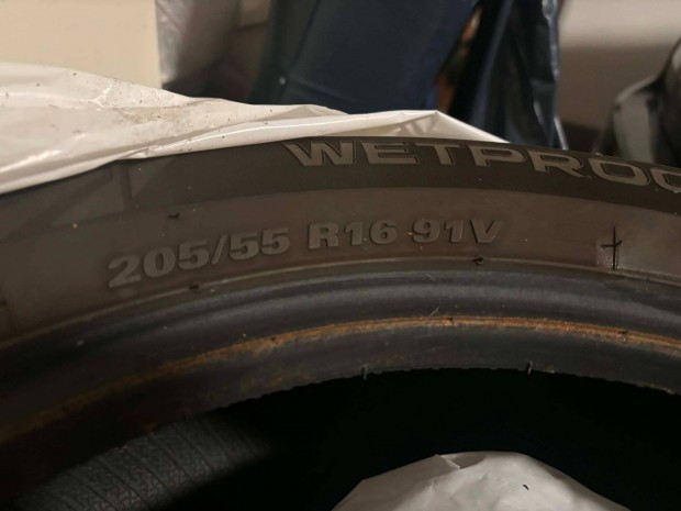 Keveset futott Nokian ny�rigumi: 205/55 R16