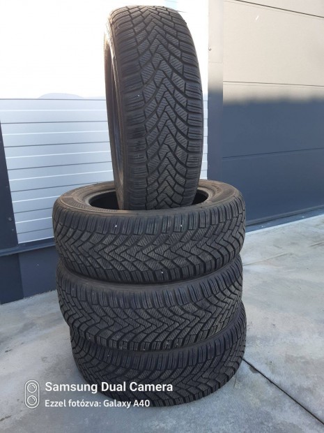 Keveset futott tli gumi 205/55R16T Continental