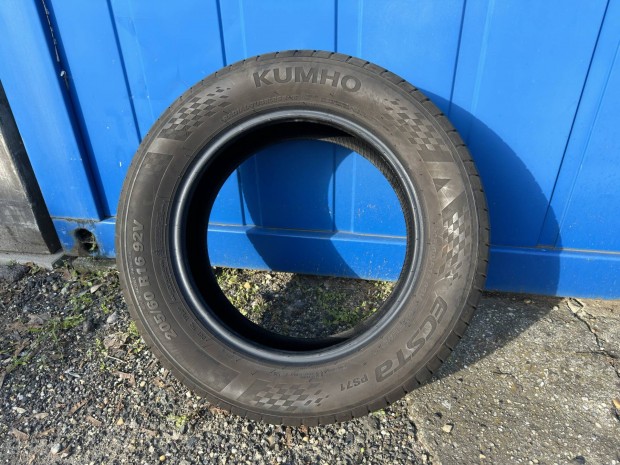 Keveset használt Kumho nyárigumi szett 205/60 r16 92v