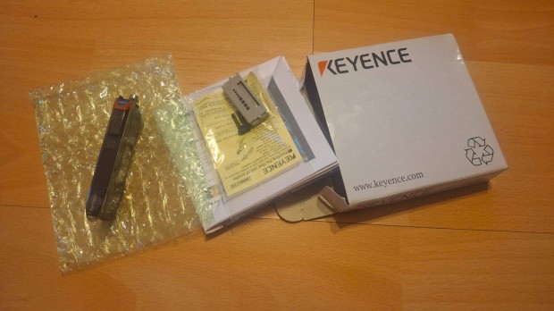 Keyence FS-N41C szloptikai erst