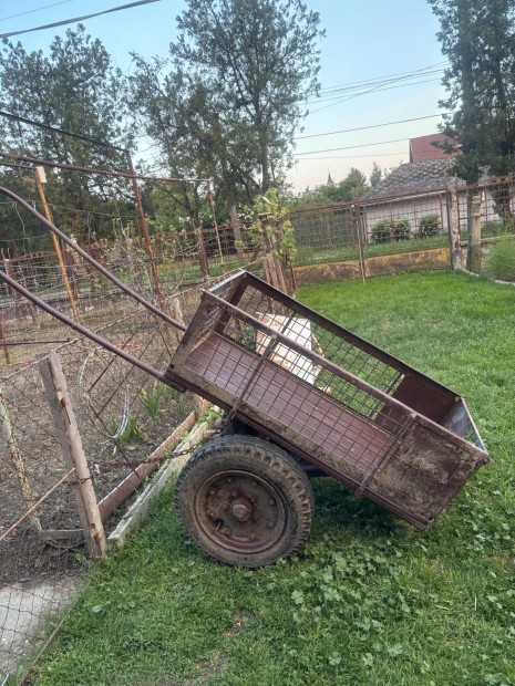 Kzi kocsi elad