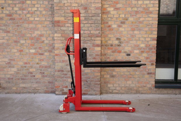 K�zi magasemel�s� hidraulikus targonca elad�!