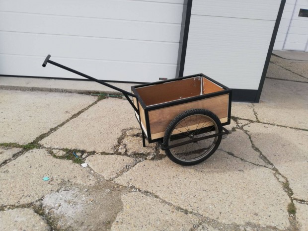 Kézikocsi jó állapotú
