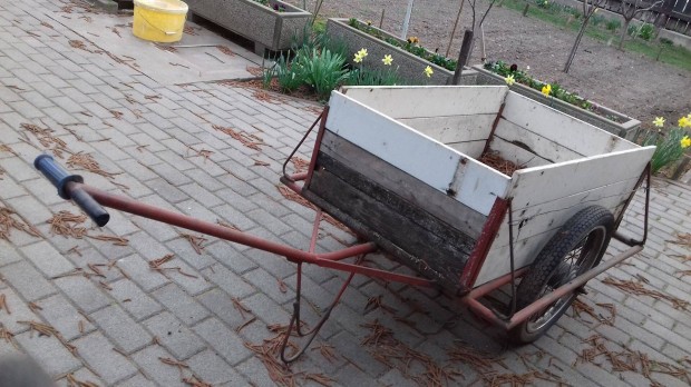 K�zikocsi kiskocsi