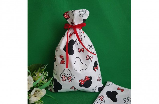 Kzzel ksztett Minnie egr mints mikuls zsk, textil ajndktasak