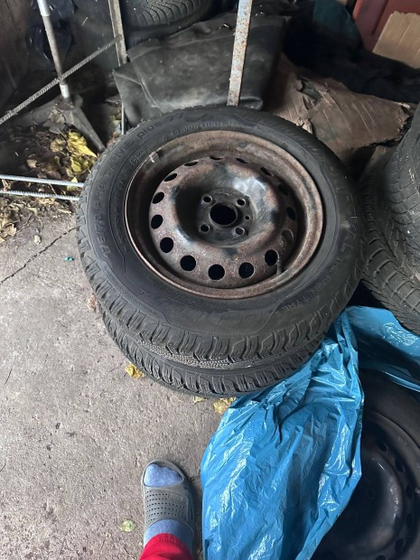 Kia 14" Lemez Felni s Dsztrcsa