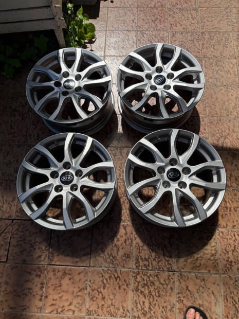 Kia 16os alufelnik Tpms szenzorokkal