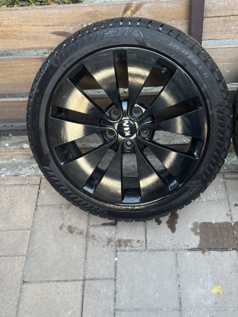 Kia 18" felni, 5x114,5, j tligumival
