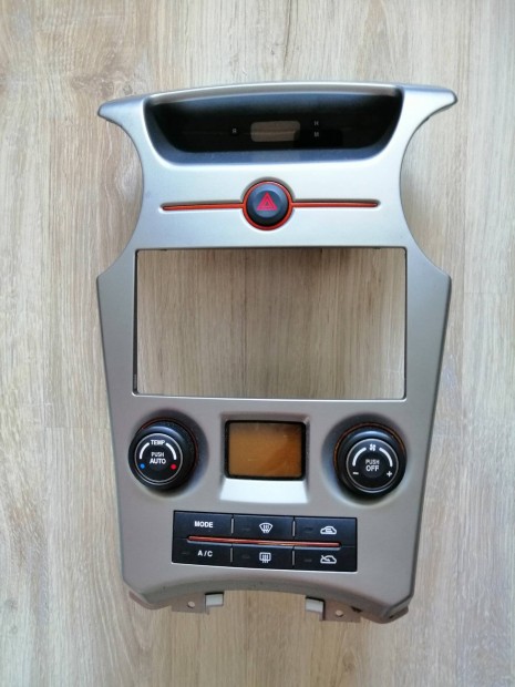 Kia Carens III középső műszerfal panel