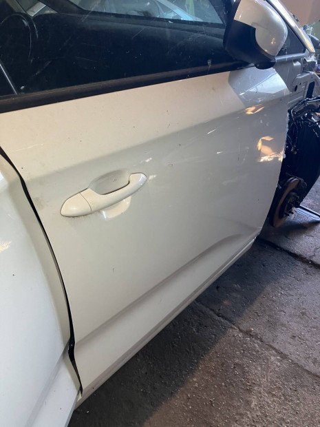 Kia Carens RP ajt