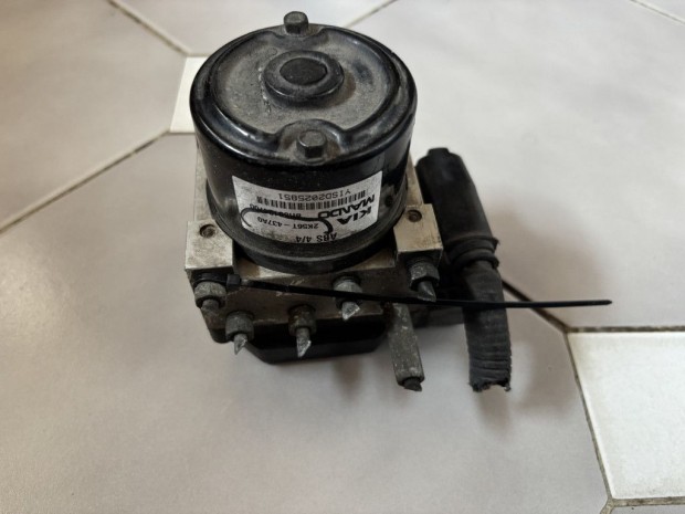 Kia Carnival II ABS kocka 2K56T-437A0