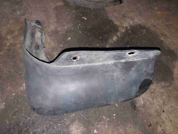 Kia Carnival II Bal H�ts� S�rfog� Gumi