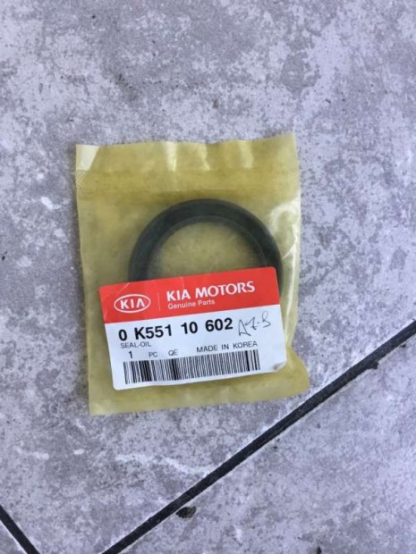 Kia Carnival KV-II szimering 0K55110602