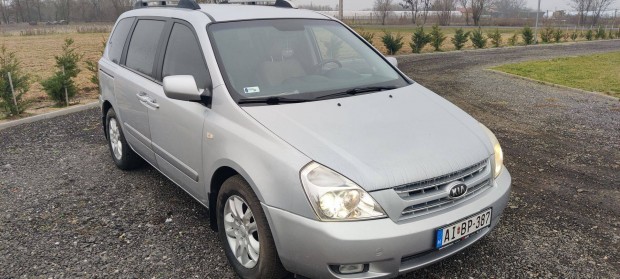 Kia Carnival elad