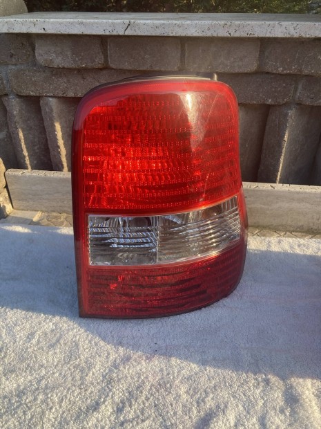 Kia Carnival jobb hts lampa szp llapotban