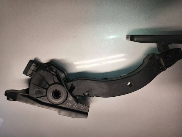 Kia Cee'd (JD), Hyundai i30 (GD) elektromos g�zped�l