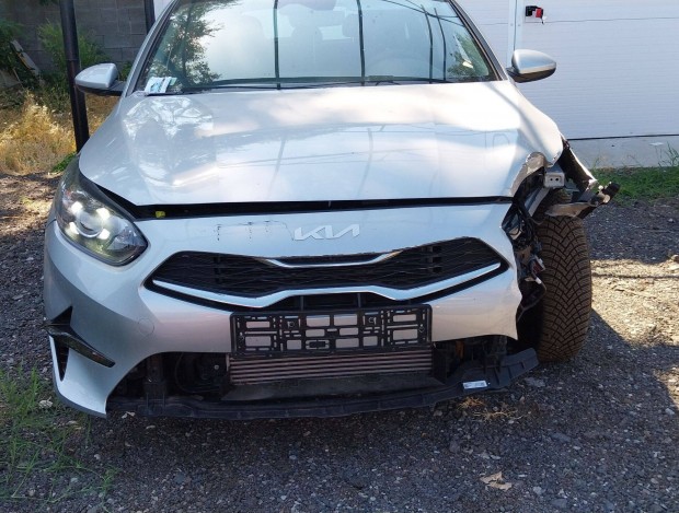Kia Ceed 2024 évjárat 1.5 turbó benzin. Alkatrészek