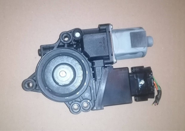 Kia Ceed Ablakemelő Motor Jobb Első