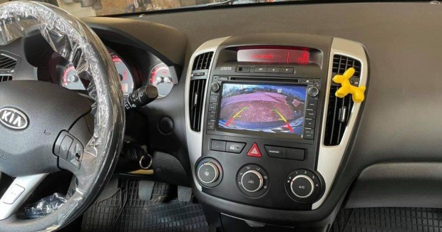 Kia Ceed Carplay Multimédia GPS Rádió Tolatókamerával