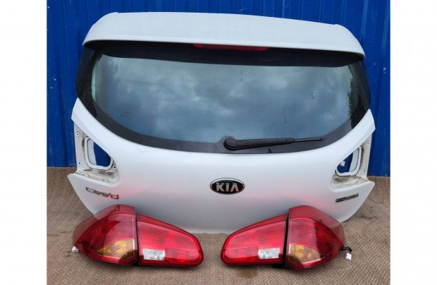 Kia Ceed JD 2012- gyri 92404A20 jobb hts bels lmpa