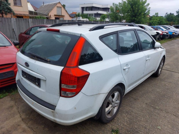 Kia Ceed Kombi Karosszéria elemei fehér