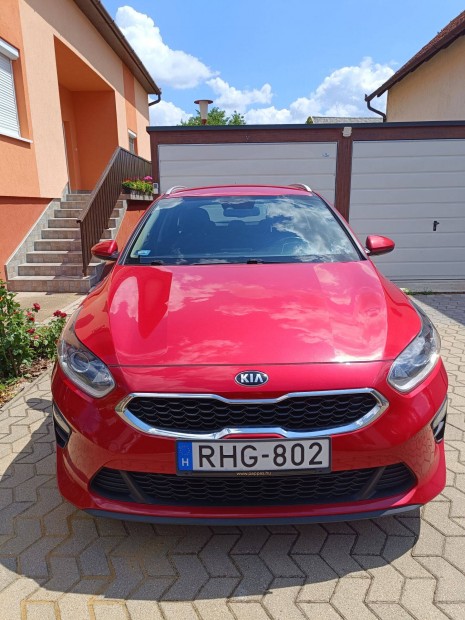 Kia Ceed SW 1.6 Piros
