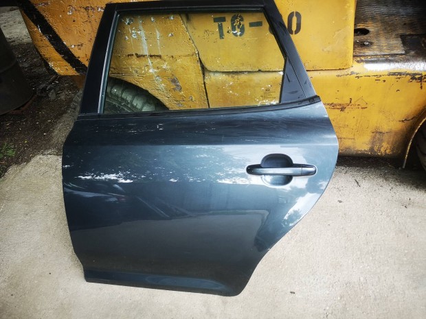 Kia Ceed Sw kombi bal hátsó ajtó rozsdamentes