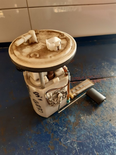 Kia Ceed (ED) 06-12 �zemanyag Szintjelz�