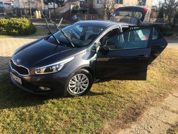 Kia Ceed elad magnszemlytl