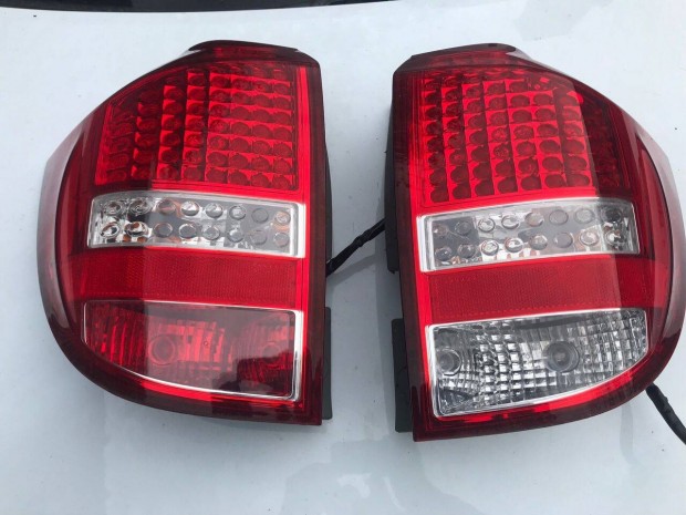 Kia Ceed kombi 10'-12' B.h.lámpa , 92402-1H3