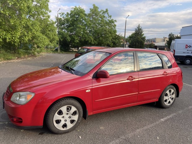 Kia Cerato LX 1.6 benzin
