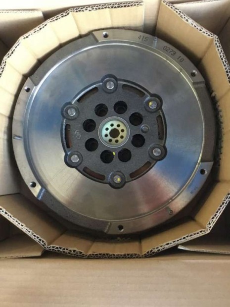 Kia Hyundai 2.0 CRDI VGT kettőstömegű lendkerék 2320027400-UTI