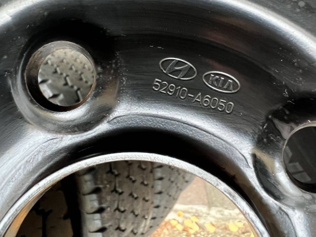 Kia Hyundai gyri aclfelni 15-s 15" 52910-A6050 ET46 5x114,3 Gyr