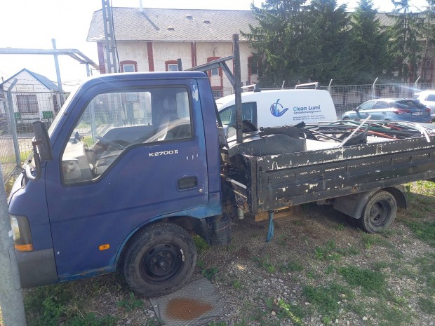 Kia K2700 platós üzemképes okmányok nélkül eladó.