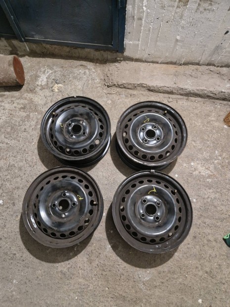 Kia Picanto acélfelni garnitúra