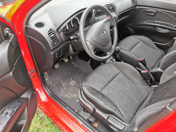 Kia Picanto �l�s